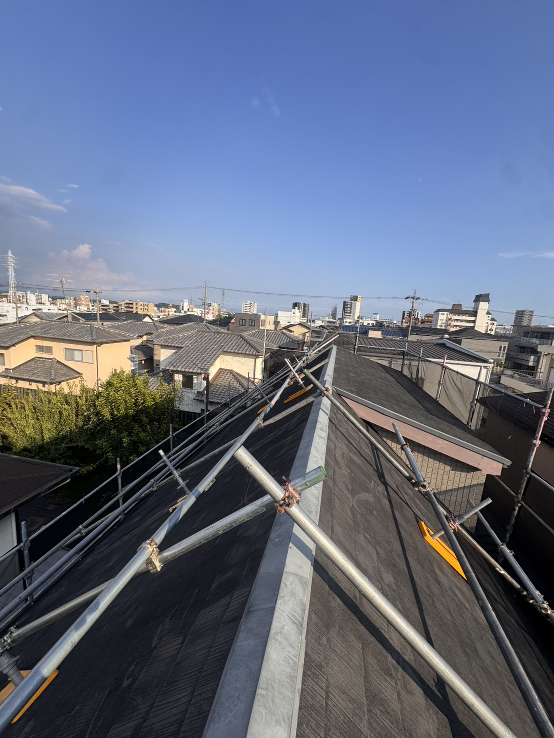 名古屋市南区の戸建て住宅に設置した屋根足場
